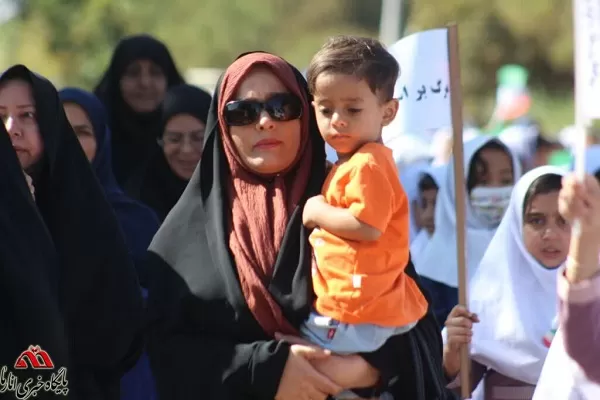 راهپیمایی دانش‌آموزان اناری جهت همدردی با کودکان غزه