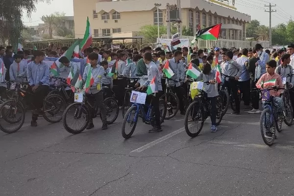 راهپیمایی ۱۳ آبان در شهرستان کهنوج برگزار شد